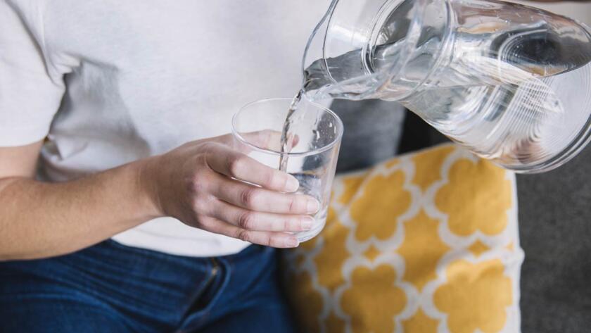 Beneficios del agua alcalina y ionizada